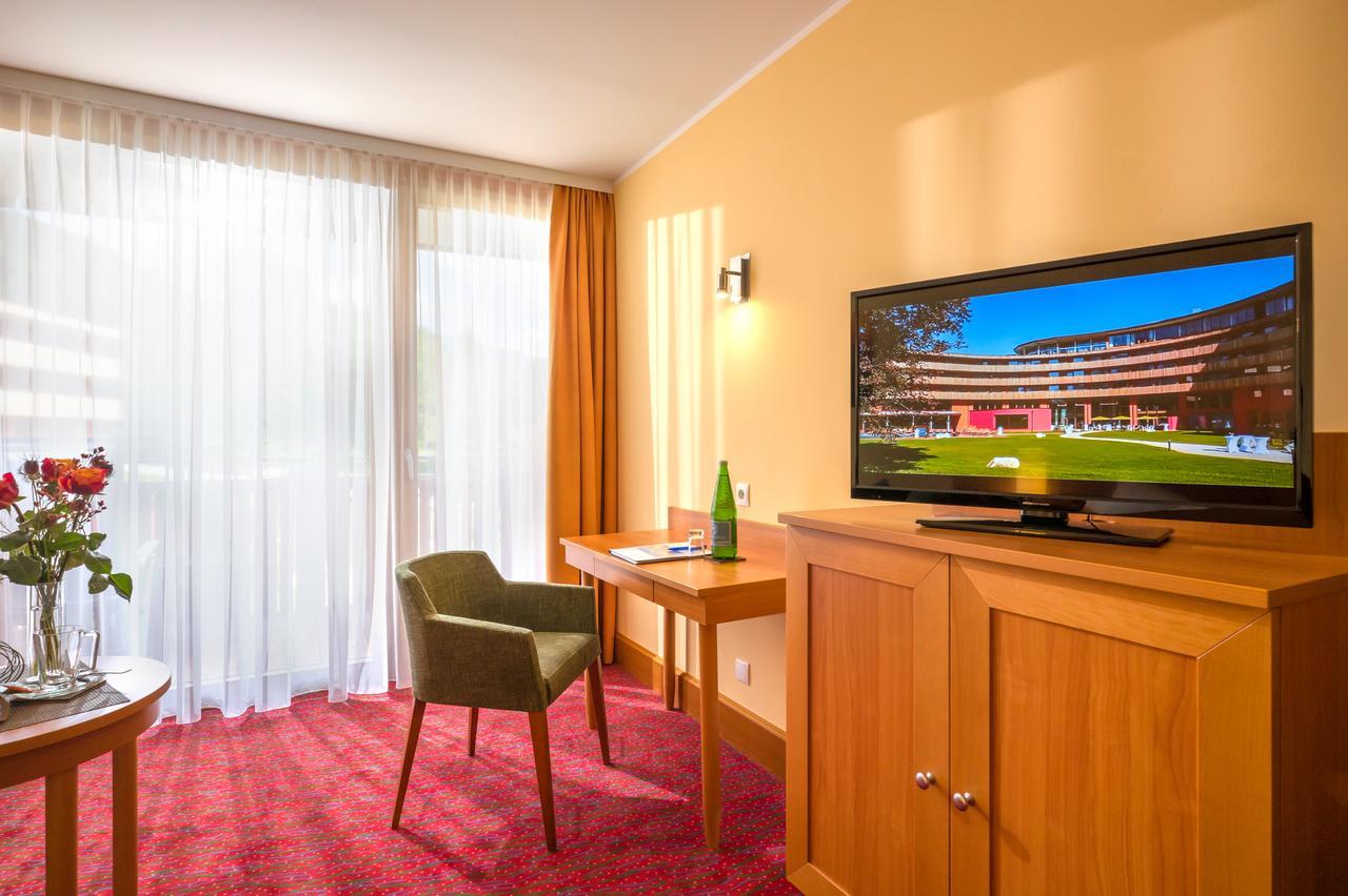 Vivea Gesundheitshotel Bad Goisern Bagian luar foto